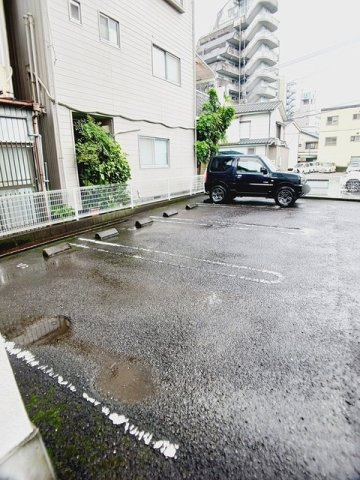 クレスト２０の駐車場|駐車場