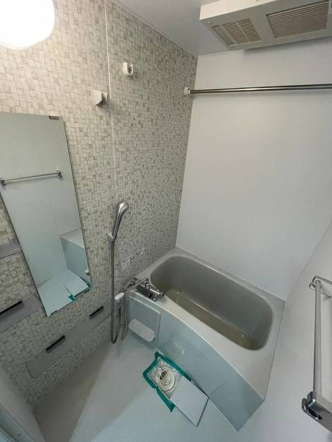渋谷区代々木２丁目の賃貸マンションの浴室|コンパクトで使いやすいお風呂です