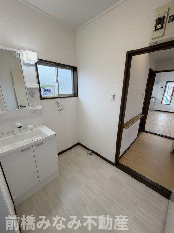 【中古】前橋市二之宮町　４LDKの独立洗面台|独立洗面台、朝の身支度には欠かせません