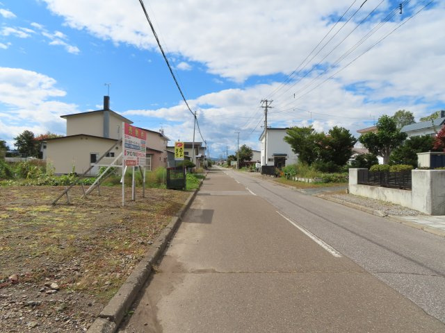 常呂郡訓子府町東町１２８番　売地の前面道路含む現地写真
