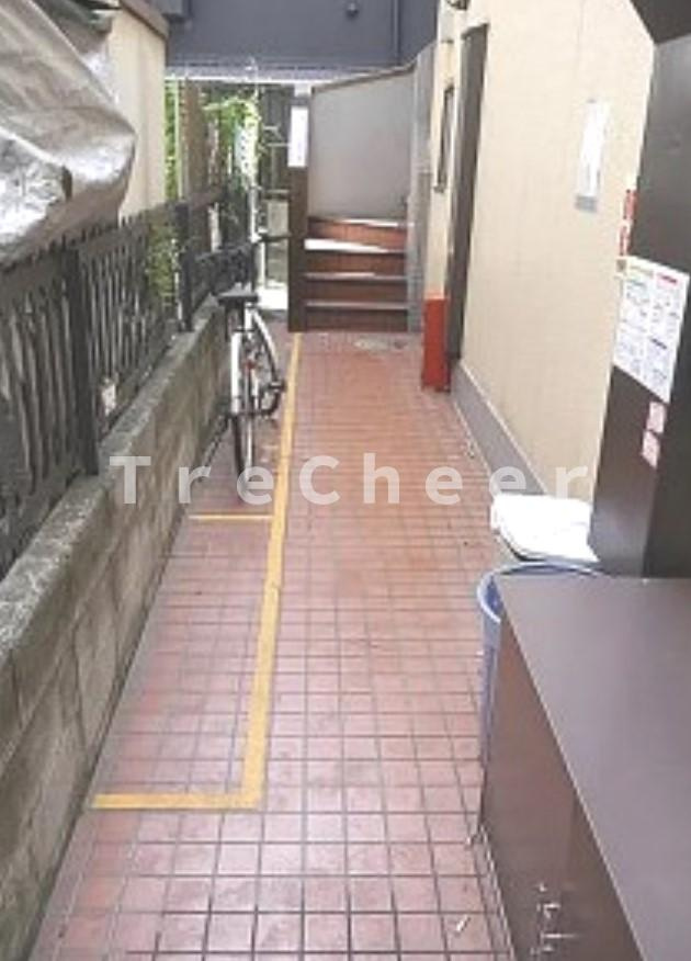 フォーレ蓮根のエントランス