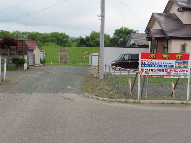 北見市とん田東町541番61　売地の前面道路含む現地写真