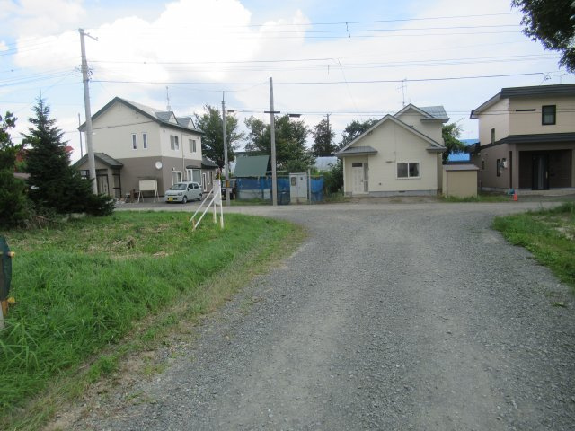 北見市東相内町9番96　売地の前面道路含む現地写真