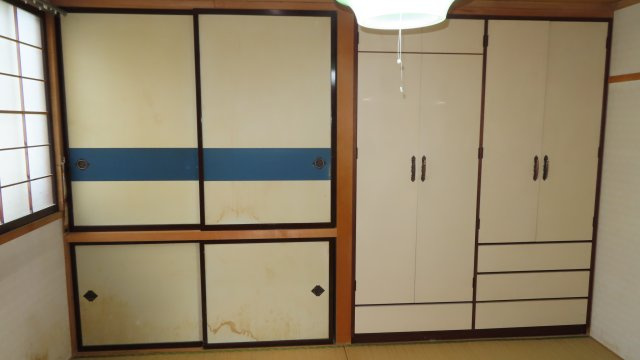 北見市緑町６丁目２番１号　中古売家の和室|【リフォーム前】1階和室6帖：押入をオープンクローゼットに変更します。