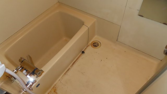 北見市緑町６丁目２番１号　中古売家の浴室|【リフォーム前】LIXILのUBに交換します。