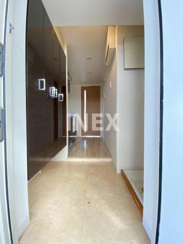 横浜市西区浅間町１丁目の賃貸マンションの玄関