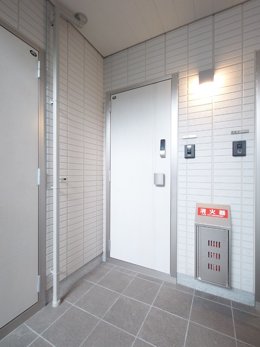 VIE ORNER（ビオルネ）東深津の玄関