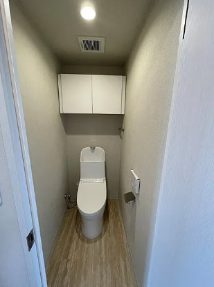 ビーバードルチェ藤井寺IIのトイレ|ゆったりとした空間のトイレです
