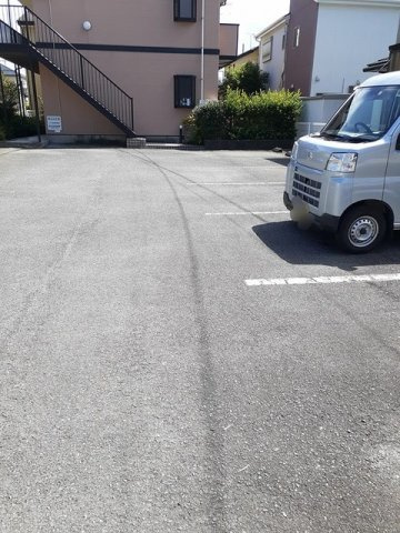 フロンテージの駐車場|駐車スペースもあります☆