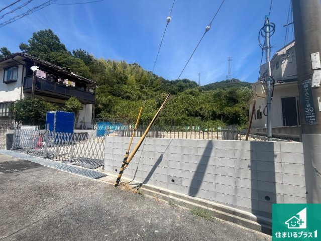 神戸市須磨区緑が丘　第2期　新築一戸建ての前面道路含む現地写真|周辺は落ち着いた街並みの住宅地！子育てがしやすい住環境です！まだ未完成ですが、現地でしかわからない事もございます。是非一度ご覧ください。