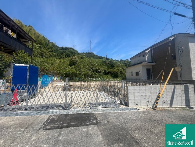 神戸市須磨区緑が丘　第2期　新築一戸建ての外観|周辺は落ち着いた街並みの住宅地！子育てがしやすい住環境です！まだ未完成ですが、現地でしかわからない事もございます。是非一度ご覧ください。