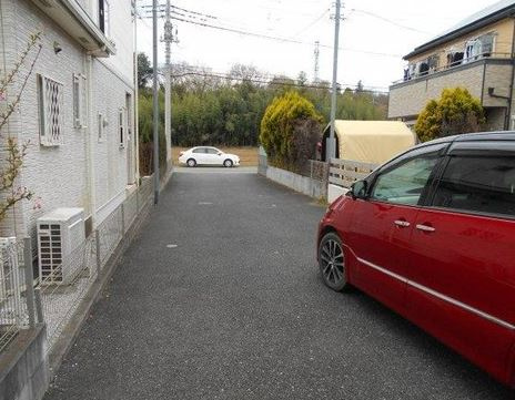 【中古】川越市下広谷中古住宅の前面道路含む現地写真|前面道路含む現地写真です