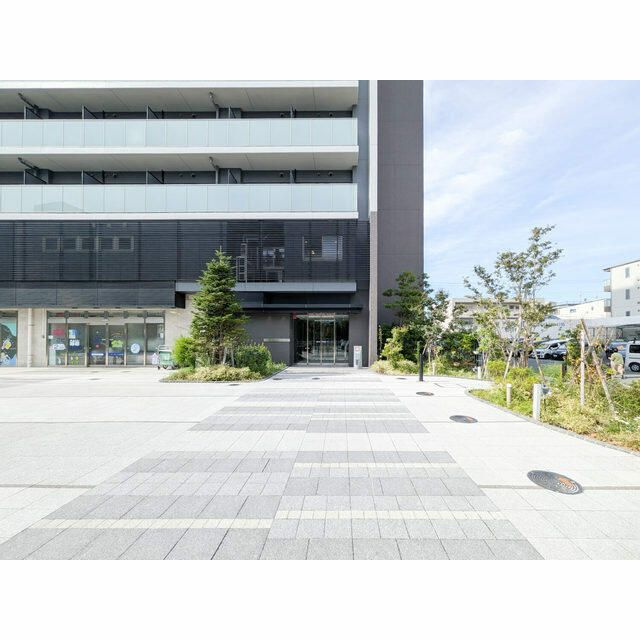 オーパスホームズ南行徳のエントランス