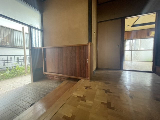 中古戸建　川越市砂新田の玄関|広々とした玄関ホール