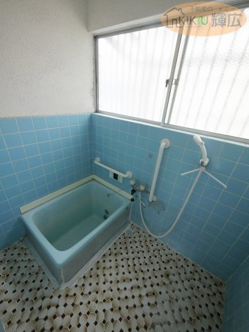 高砂市伊保崎6丁目　中古戸建の浴室