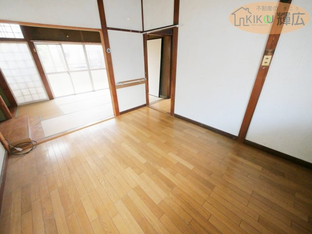 高砂市伊保崎6丁目　中古戸建の居間・リビング