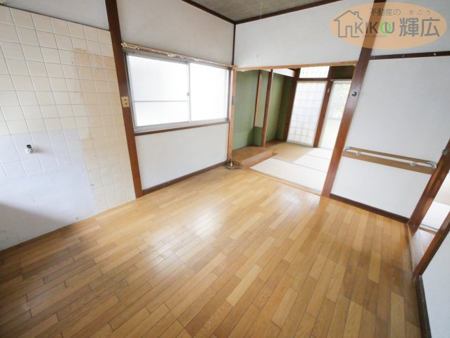 高砂市伊保崎6丁目　中古戸建の居間・リビング