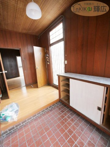 高砂市伊保崎6丁目　中古戸建の玄関