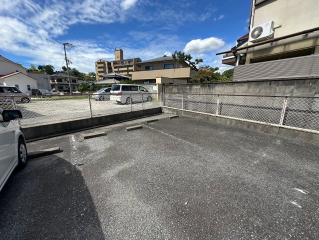 ハーブ辻井の駐車場