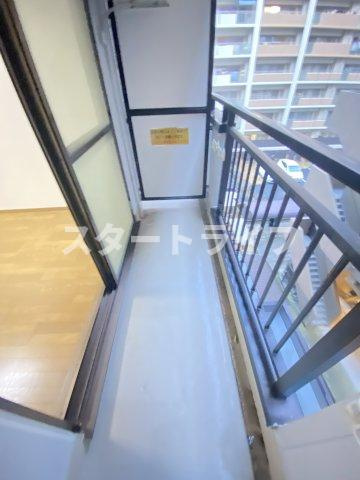 大阪市淀川区西宮原２丁目の賃貸マンションのバルコニー
