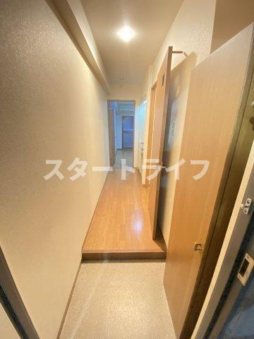 大阪市淀川区西宮原２丁目の賃貸マンションの玄関