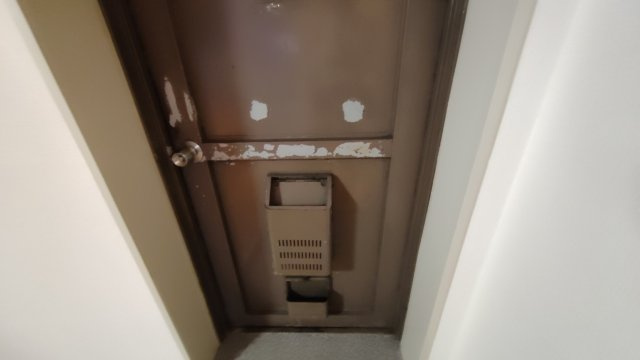 大石北町マンションの玄関