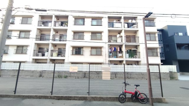 大石北町マンションの外観