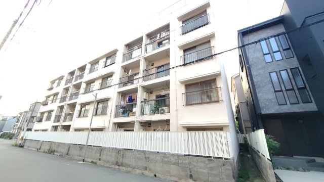 大石北町マンションの外観