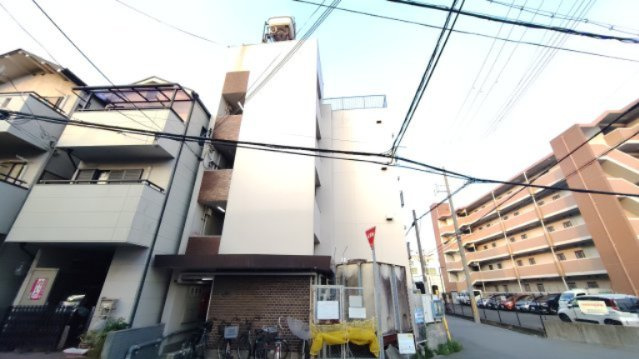 大石北町マンションのエントランス