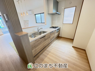 【キッチン】 | ワイウッドコート小山市中久喜第1期　 | 人気の対面式キッチン☆料理をしながらご家族とコミュニケーションが取れます♪