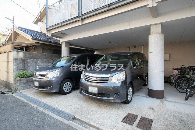 Green Villa森小路の駐車場