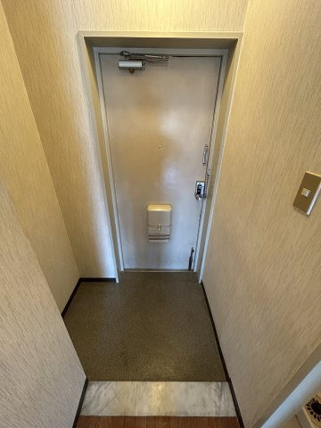 リバーヒル武庫之荘の玄関