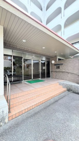ローズハイツ夙川のエントランス