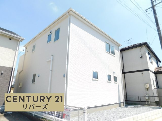 海部郡大治町大字長牧字浦畑の新築一戸建の外観|☆限定１棟☆ 　　新価格！！いつでもご案内できます♪（お問合せ当日、平日、水曜、夜間でもＯＫ）　両面道路！　敷地４５．２２坪！　長期優良住宅♪　駐車並列３台ＯＫ　収納豊富♪　２WAYワイドバルコニー！