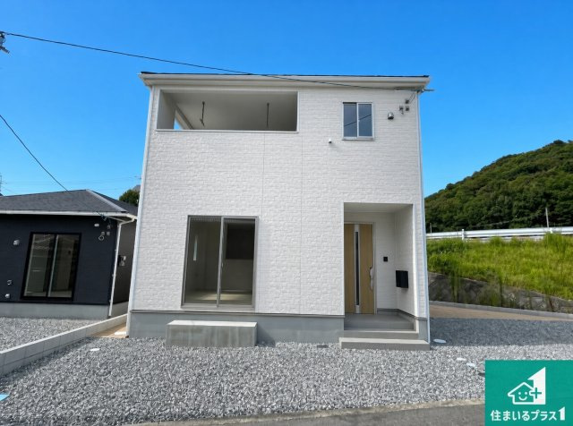 西脇市上野　第3期　新築一戸建ての外観|安心の10年保証！外観を美しく保ち、雨水で汚れを落とします！気になることがありましたら、お気軽にお問い合わせください！