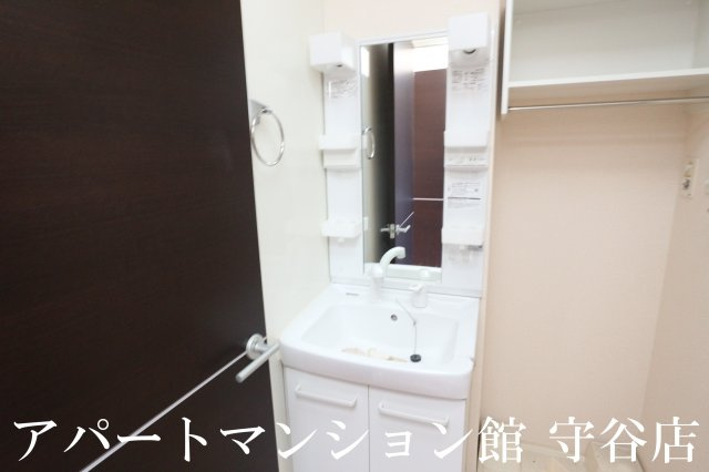 オーハネレジデンスの独立洗面台