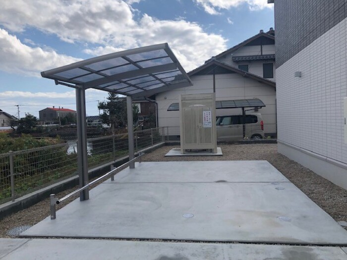 D-ROOM徳益駅前の駐車場