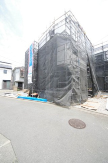 【前面道路含む現地写真】 | 令和８年６月１１日撮影　建築中