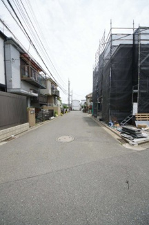 【前面道路含む現地写真】 | 令和８年６月１１日撮影　建築中