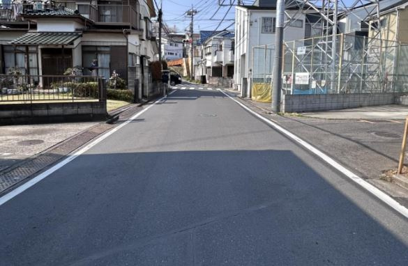 【新築】川越市岸町2丁目新築住宅 全1棟の前面道路含む現地写真|耐震+制震ダンパー採用