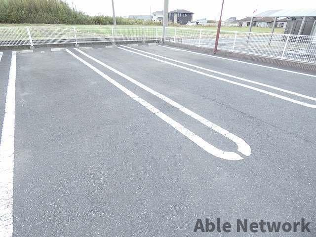 ヴィラ　サンライズ　ドリームⅢの駐車場