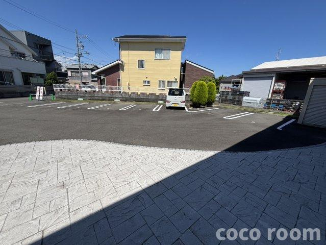 クロスＦＫの駐車場