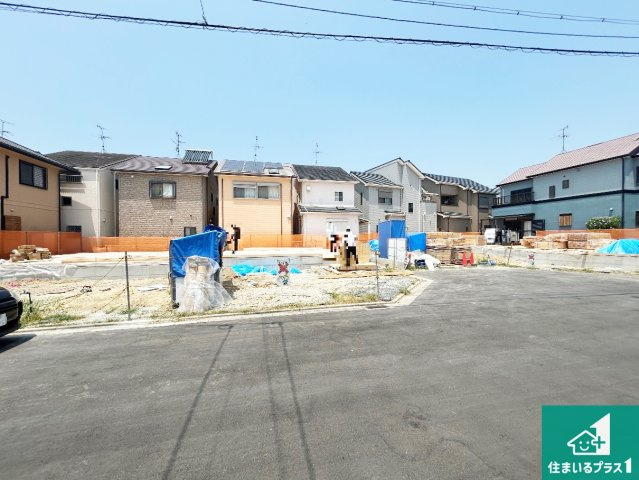 高石市東羽衣　新築一戸建ての外観|周辺は落ち着いた街並みの住宅地！子育てがしやすい住環境です！まだ未完成ですが、現地でしかわからない事もございます。是非一度ご覧ください。
