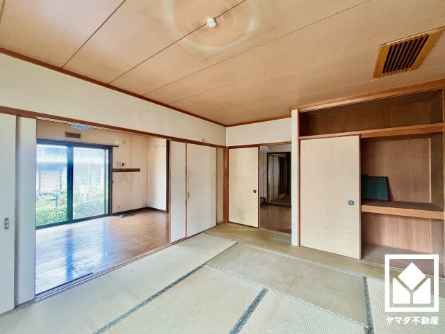 城陽市久世南垣内の和室