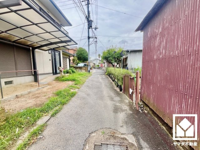 城陽市久世南垣内の前面道路含む現地写真