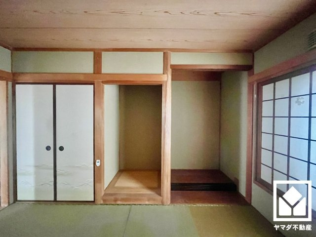 城陽市久世南垣内の和室