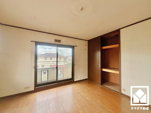 城陽市久世南垣内の洋室