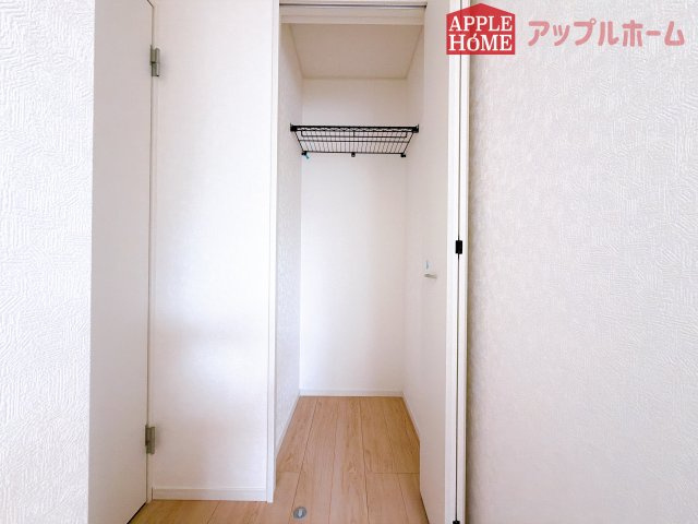 [新築住宅] 鶴ヶ島市藤金 第13 全2棟の洋室|２階居室は全室収納あり！たっぷりある収納活用でお部屋もキレイを保てます♪
