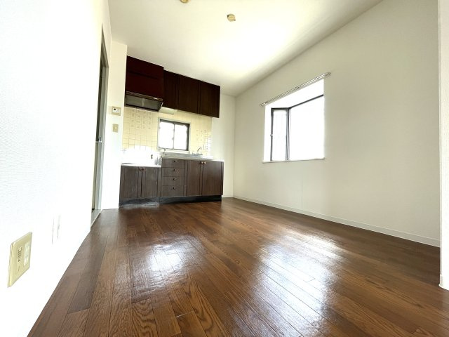 ロイヤル早野マンションの洋室