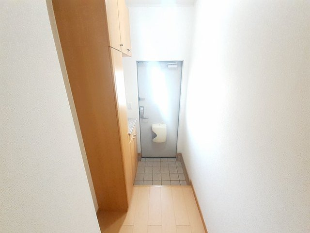 コートデイジーＢの玄関